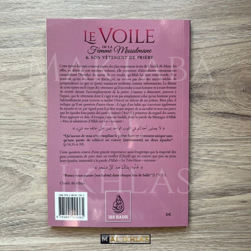 LE VOILE DE LA FEMME MUSULMANE ET SON VÊTEMENT DE PRIÈRE